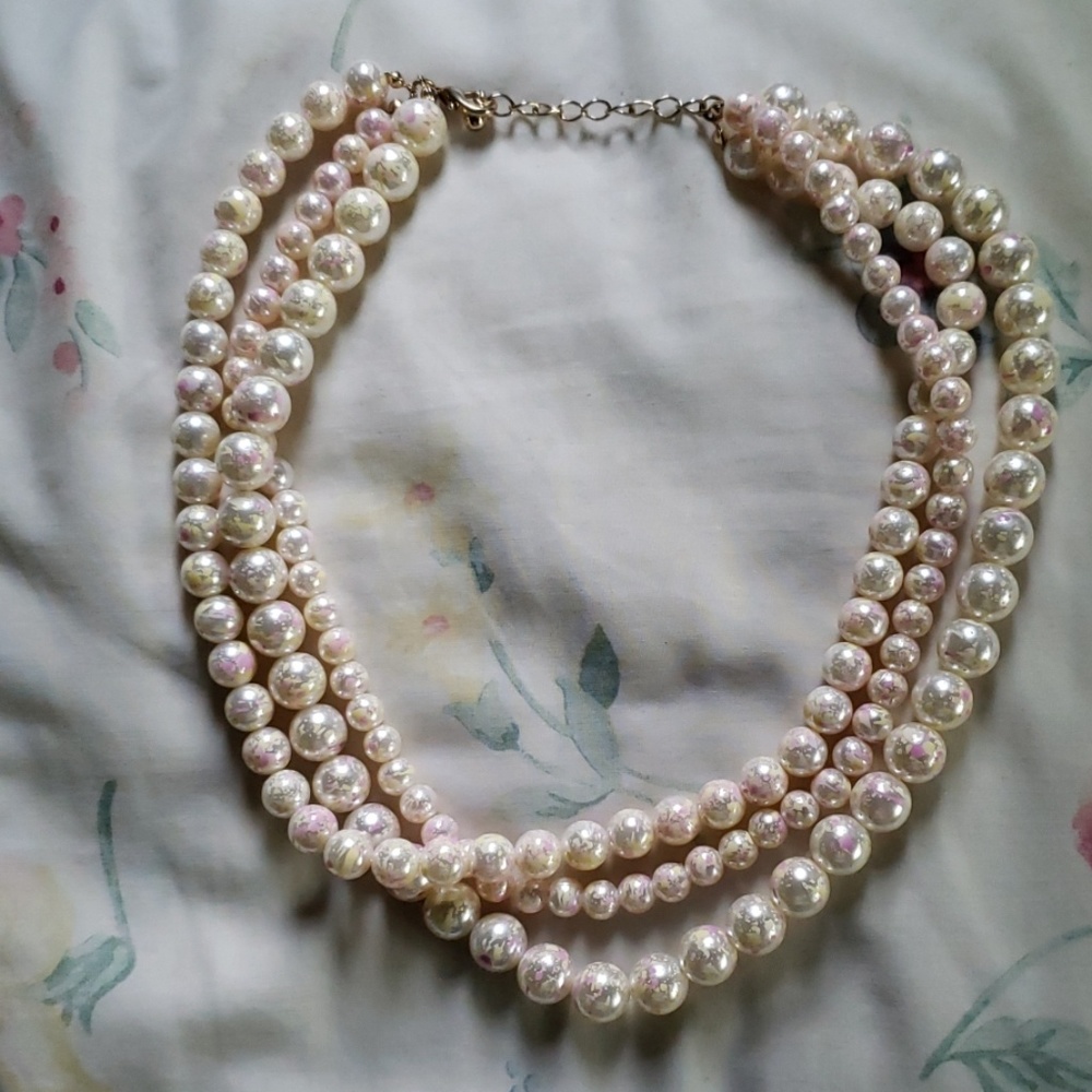 Forever 21 Faux Splatterpaint Pearl Necklace